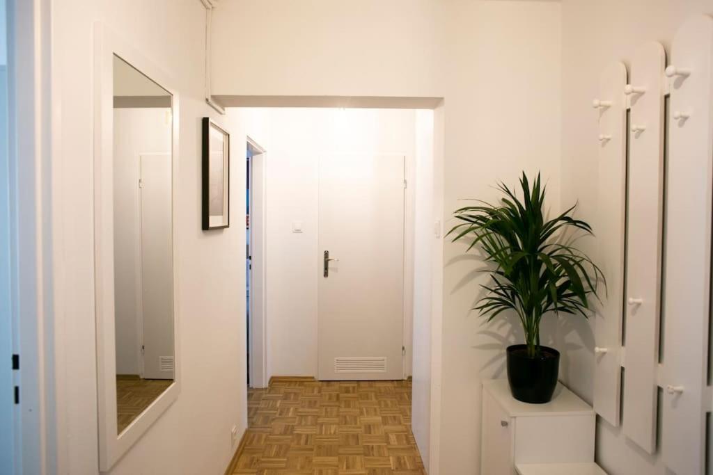 Oomph Warsaw Center Well Designed Apartment With Balcony Buitenkant foto