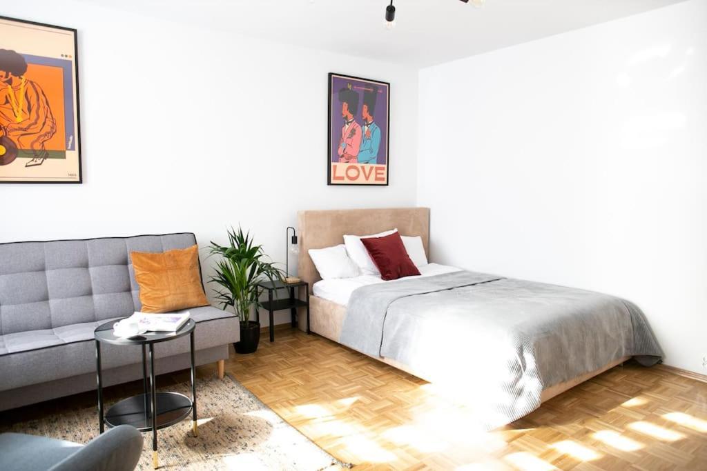 Oomph Warsaw Center Well Designed Apartment With Balcony Buitenkant foto